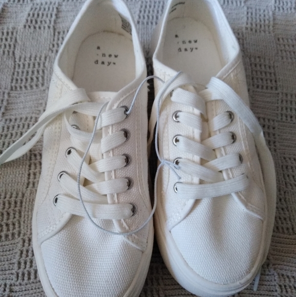 women's taryn canvas platform sneakers